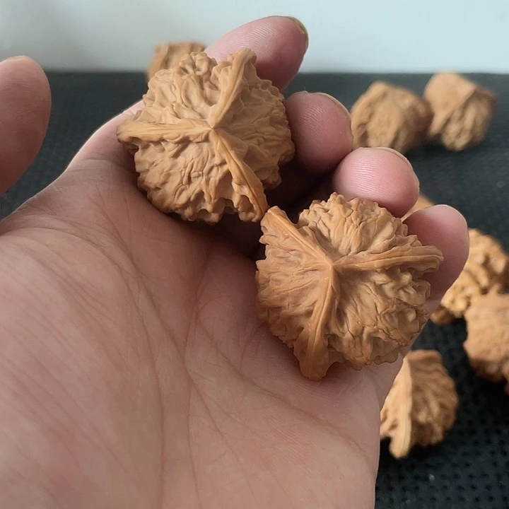 温***汗文玩核桃把件盘山三棱核桃