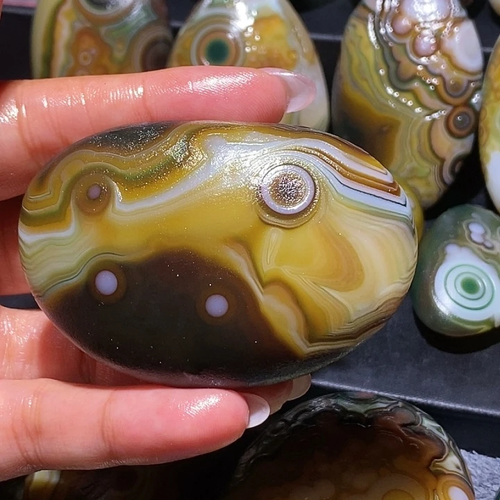 玛瑙/玉髓未镶嵌珠宝奇石37