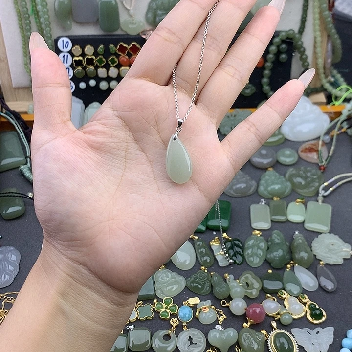 和田玉银S925镶嵌吊坠(赠链)