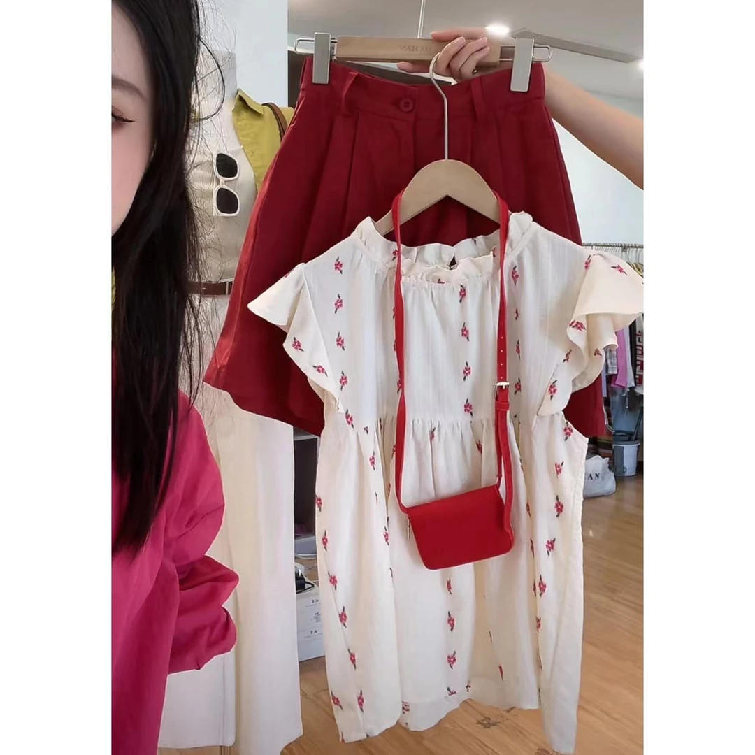 请叫我大韩 《恋爱吧》夏季新款碎花泡泡袖花边领洋气减龄小衫3198