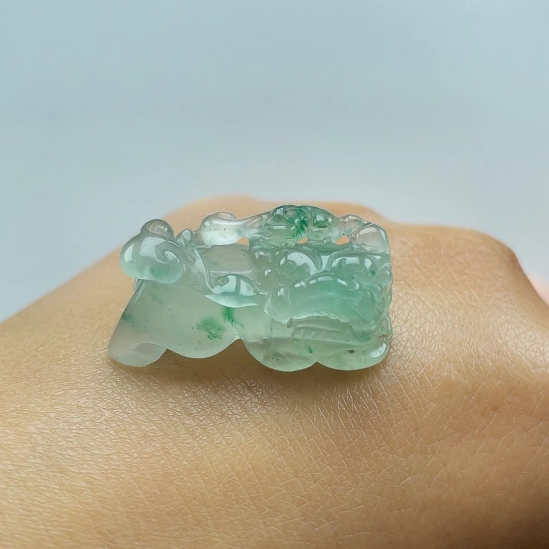 颈饰未镶嵌石英质玉