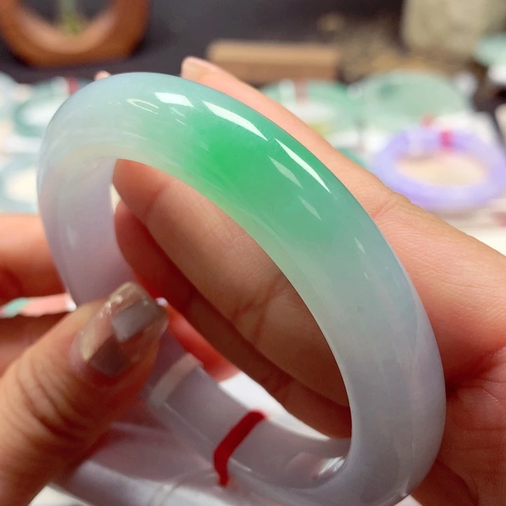 翡翠手镯未镶嵌56正64号88