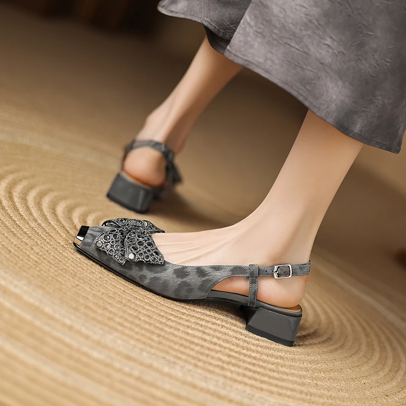 羊皮3公分/法式蝴蝶结水钻粗跟包头凉鞋女低跟方头舒适百搭女鞋