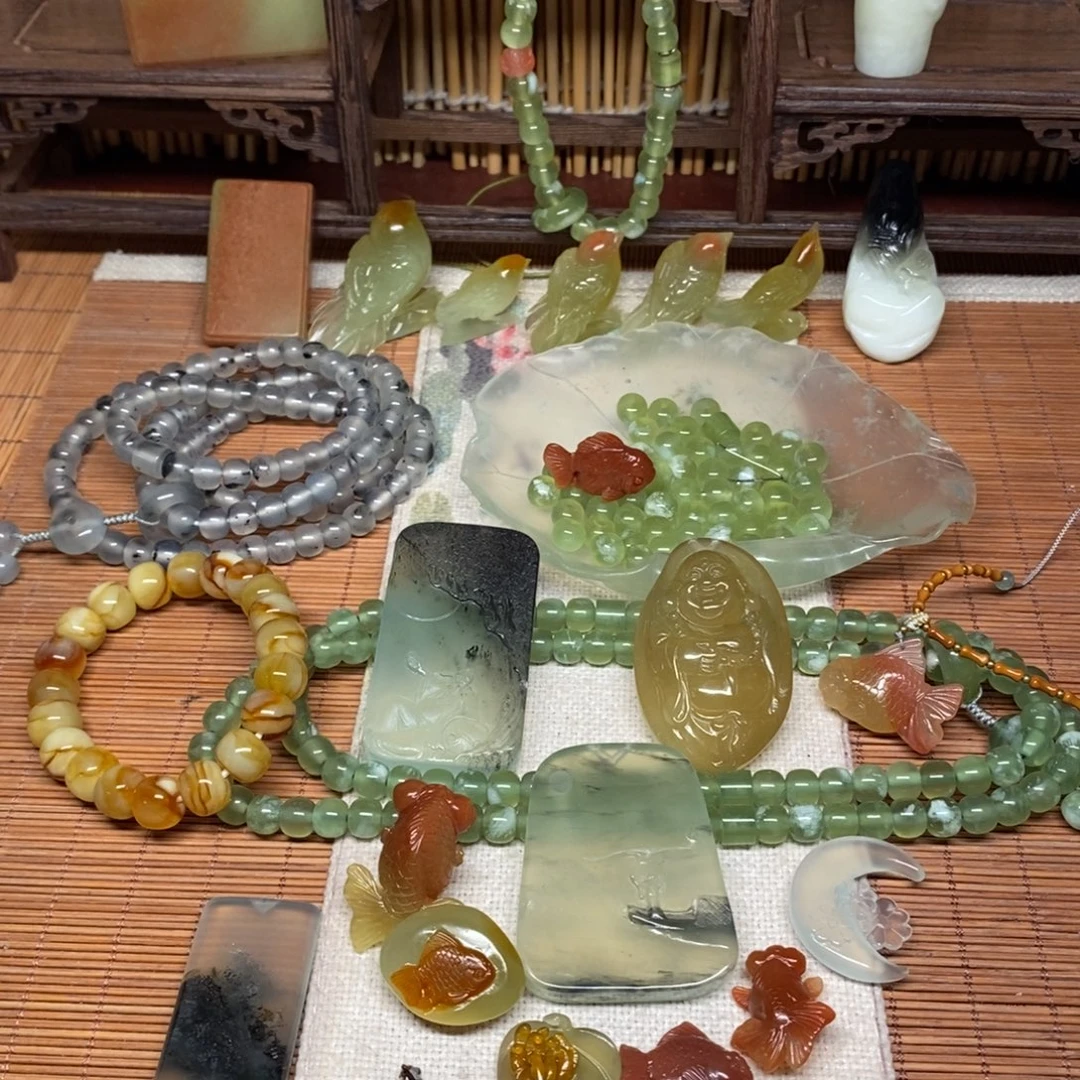 蛇纹石玉未镶嵌珠子