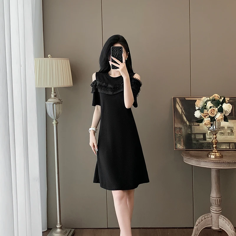 高端法式气质连衣裙女2025夏新款设计感御姐范露肩收腰显瘦小黑裙