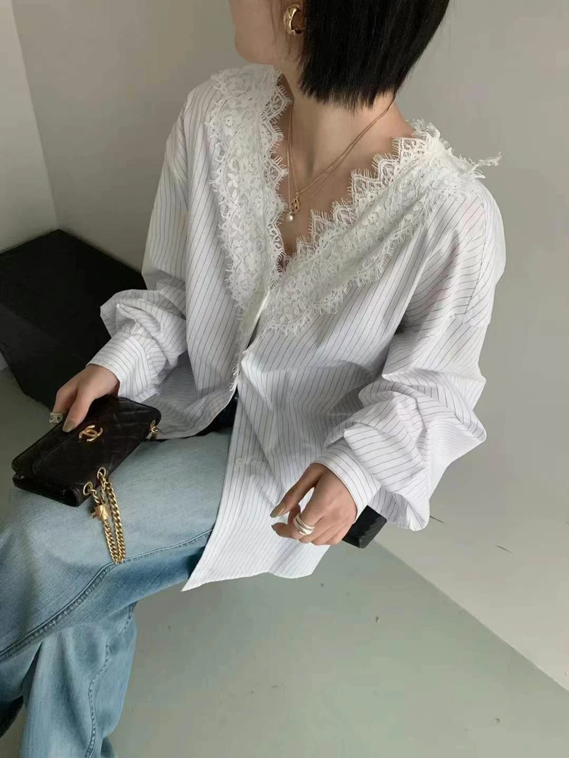 【清仓款】v领蕾丝边条纹衬衫CT3109