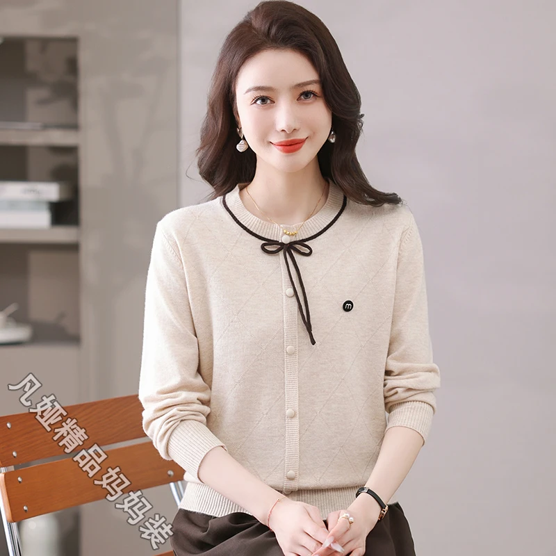 2025新款年轻妈妈圆领上衣春秋季减龄针织衫中老年女时尚显瘦小衫