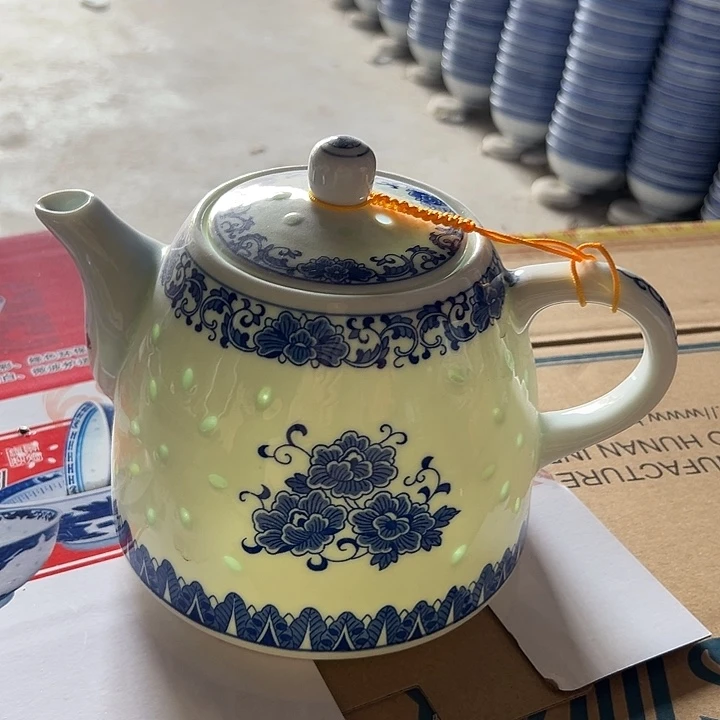 陶青花玲珑牡丹茶壶1.5升