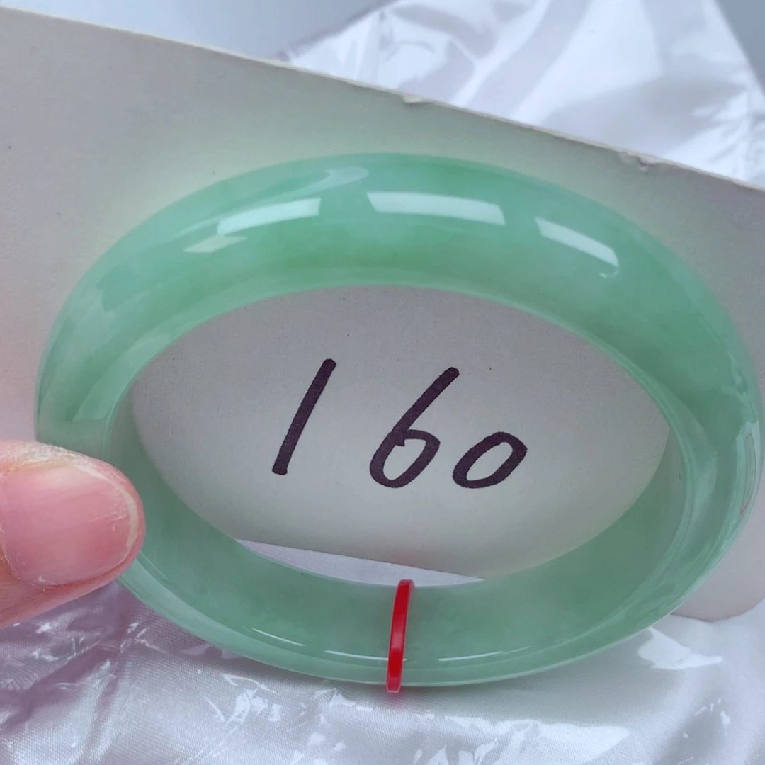 翡翠手镯未镶嵌翡翠