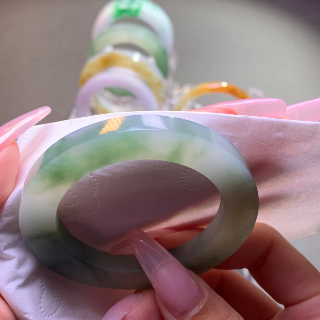 定制翡翠未镶嵌手镯