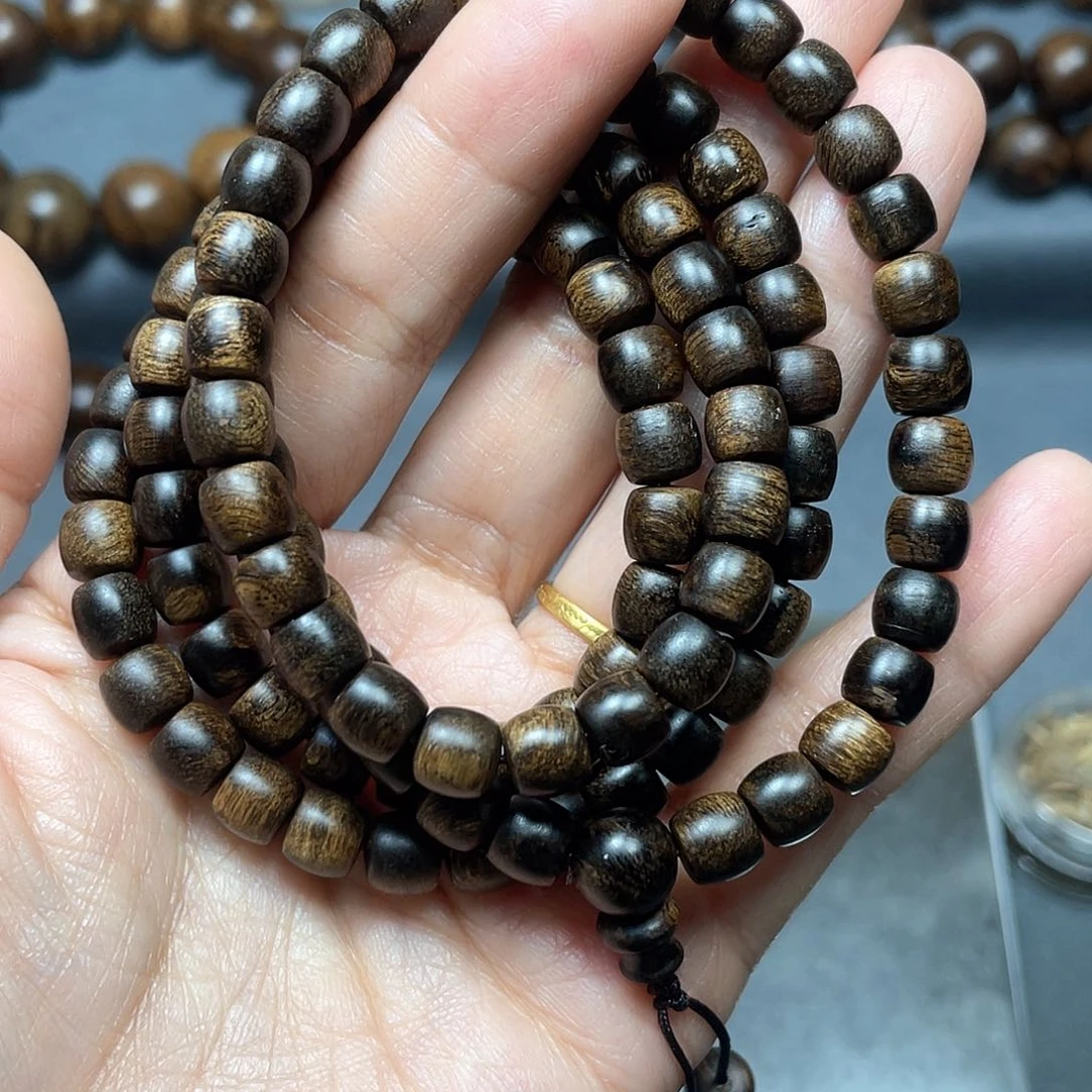 沉香手串白棋瘤疤0.7