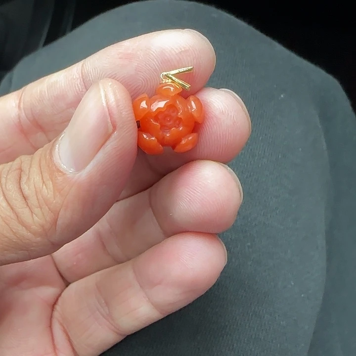南红玛瑙18K金镶嵌颈饰
