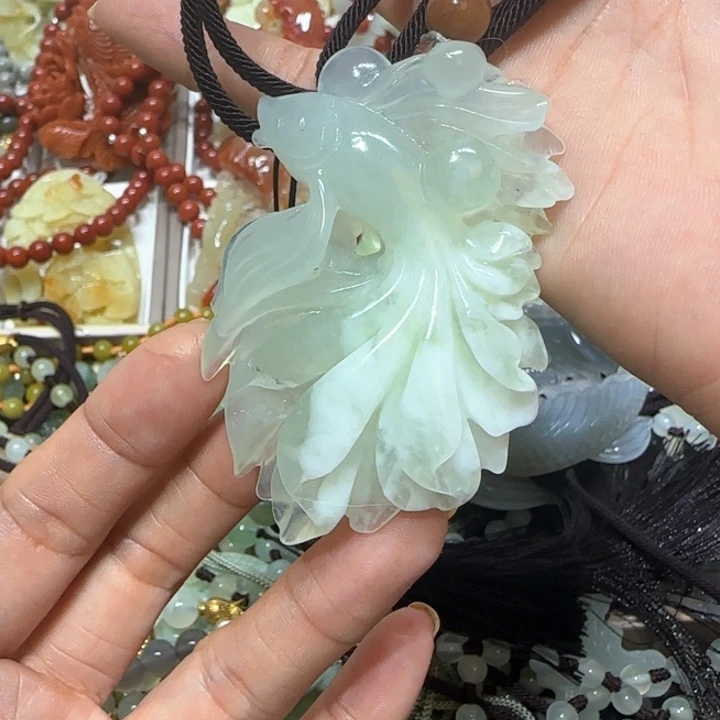 蛇纹石玉未镶嵌吊坠