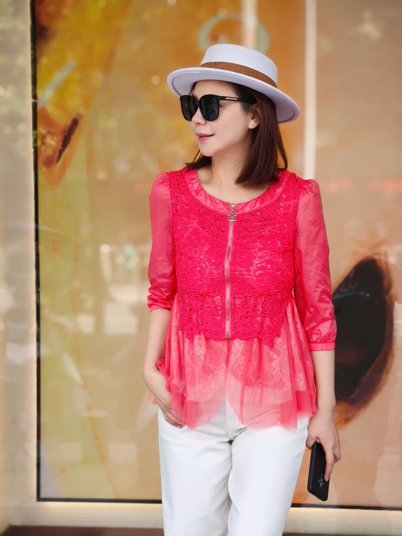 19春夏红色蕾丝小短款上衣