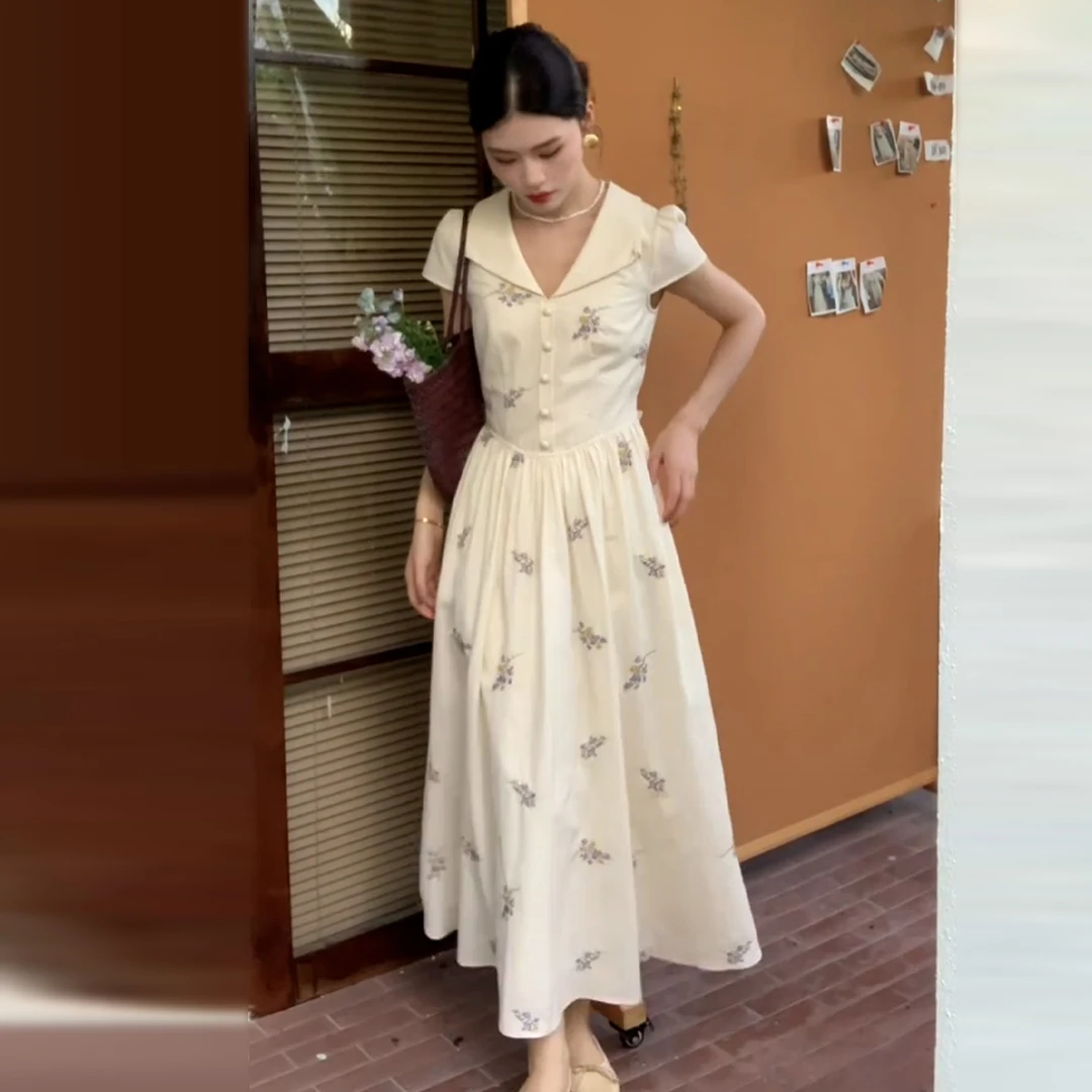 法式翻领收腰显瘦拍照裙2025年夏季长裙刺绣碎花连衣裙女Y5L53861