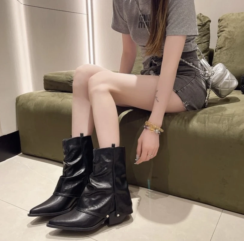 1881 2025秋季新款拼色褶皱堆堆靴尖头粗跟中跟短靴高跟裤管靴