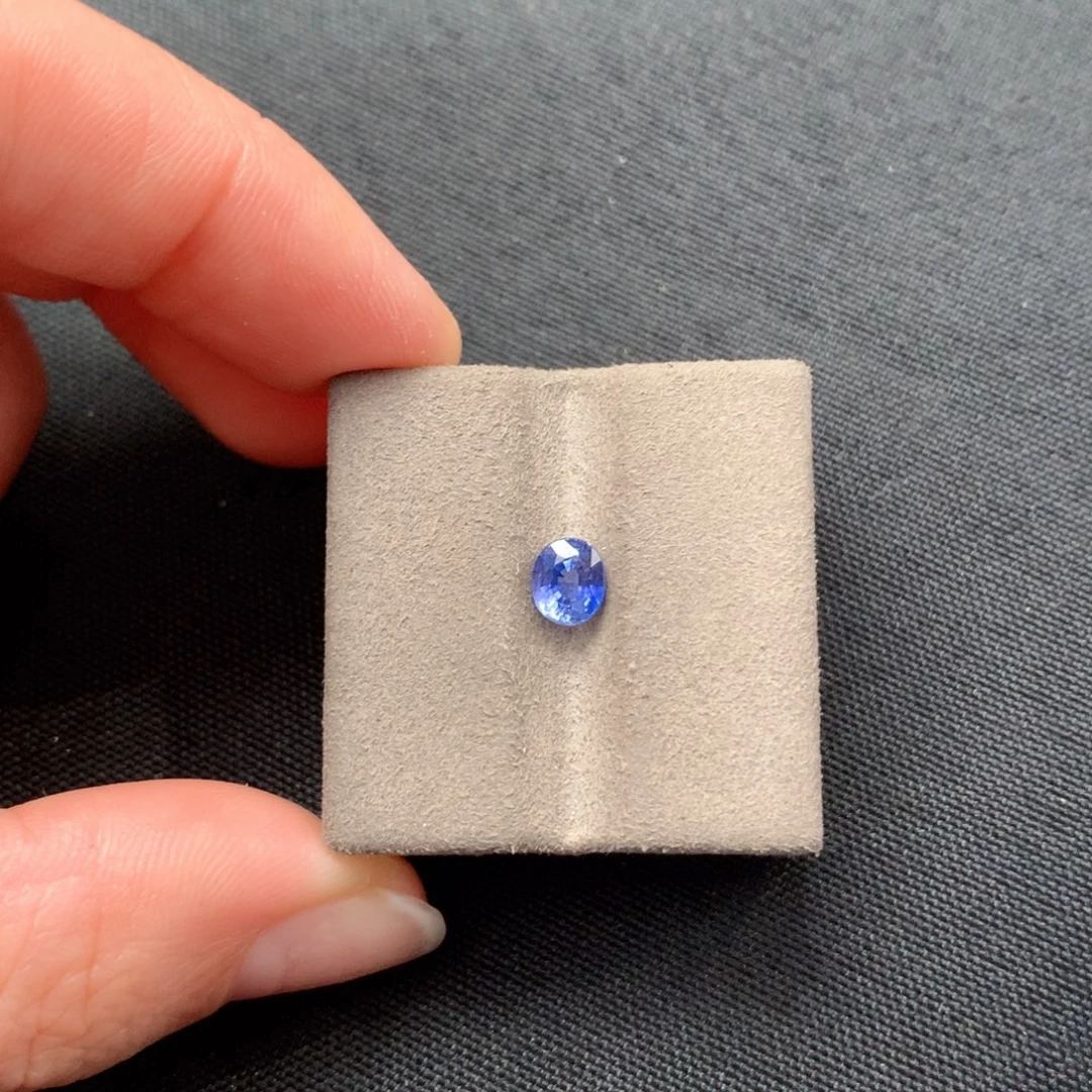 蓝宝石裸石矢车菊 0.94ct