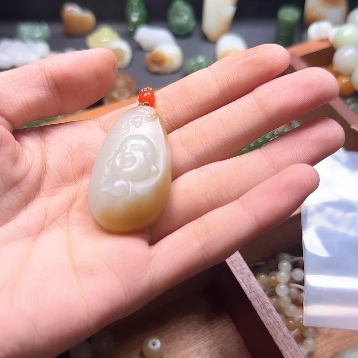 龘***龖颈饰未镶嵌和田玉
