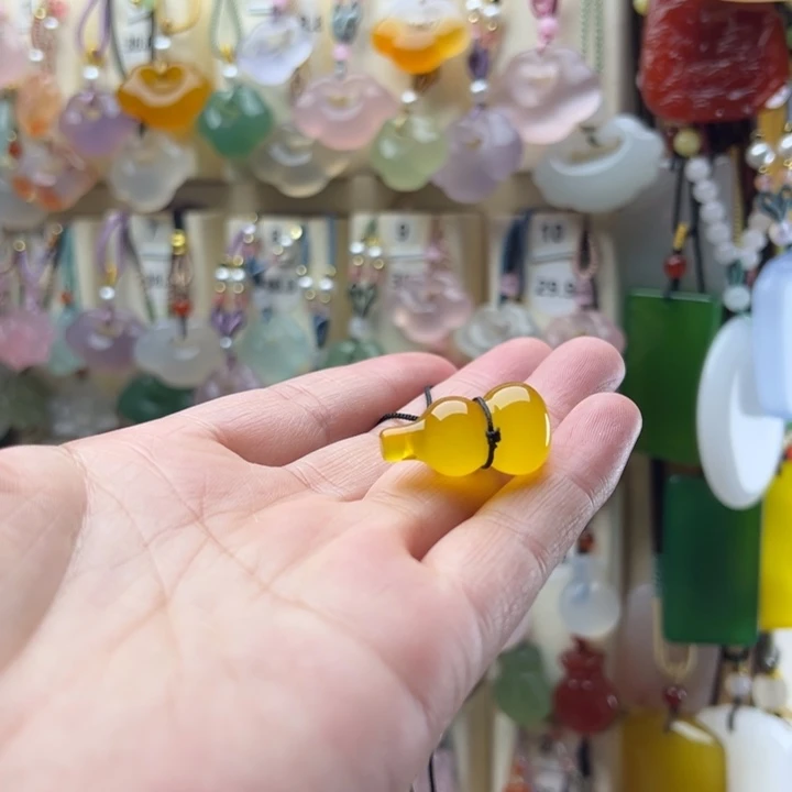 落****玛瑙/玉髓未镶嵌颈饰