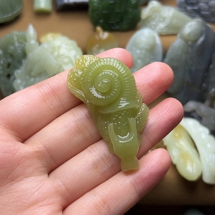 未镶嵌和田玉挂件