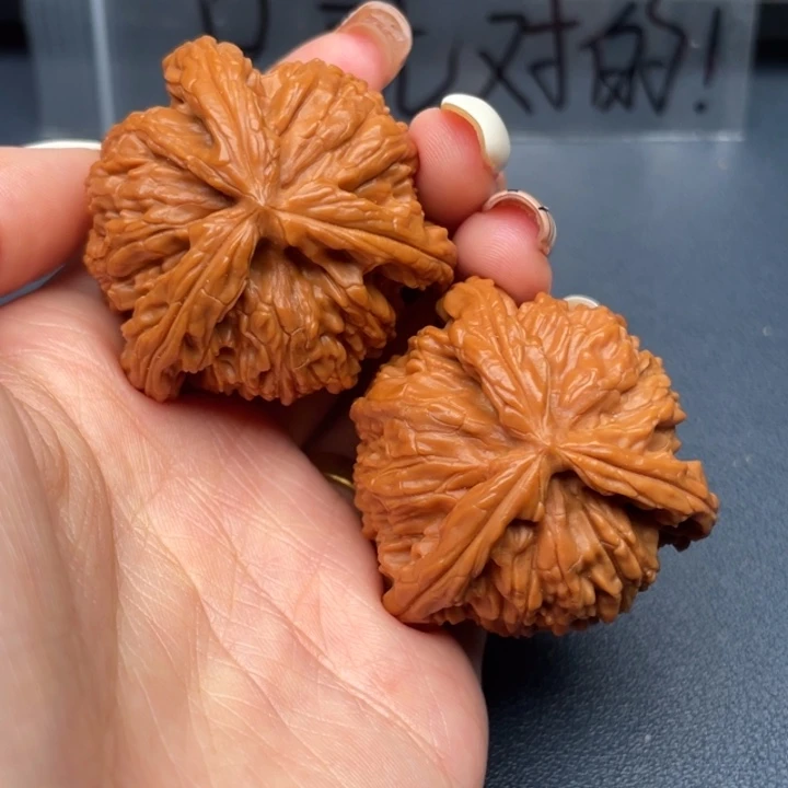 屹***贸吊坠文玩核桃白狮子