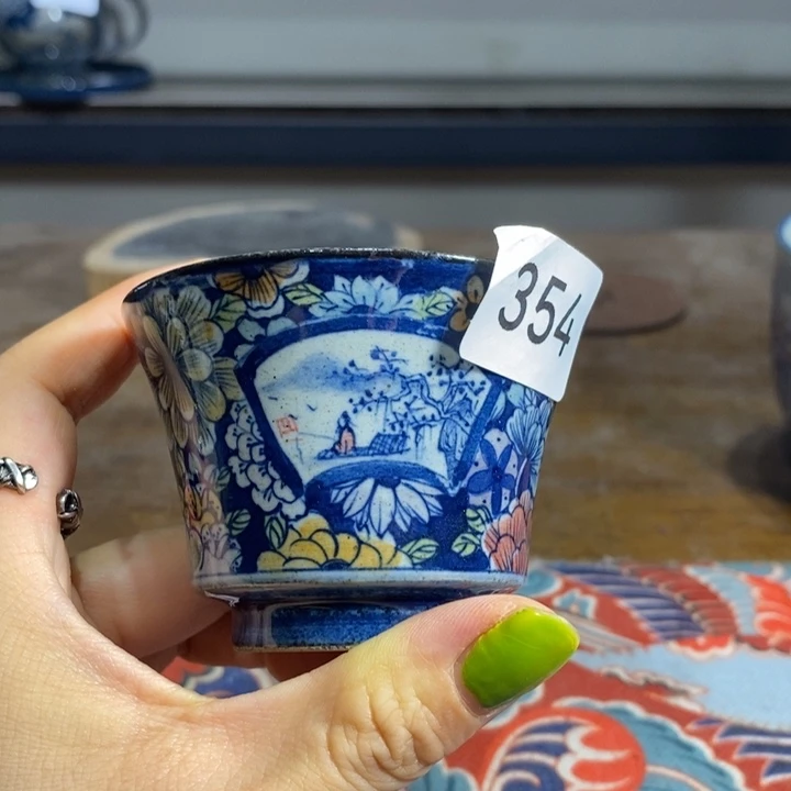 景德镇手绘五彩山水茶杯