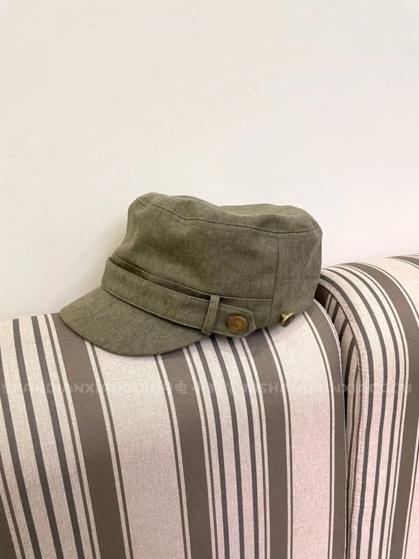 闪电小狗 骑士平顶帽2025新款街拍复古做旧绿休闲报童帽