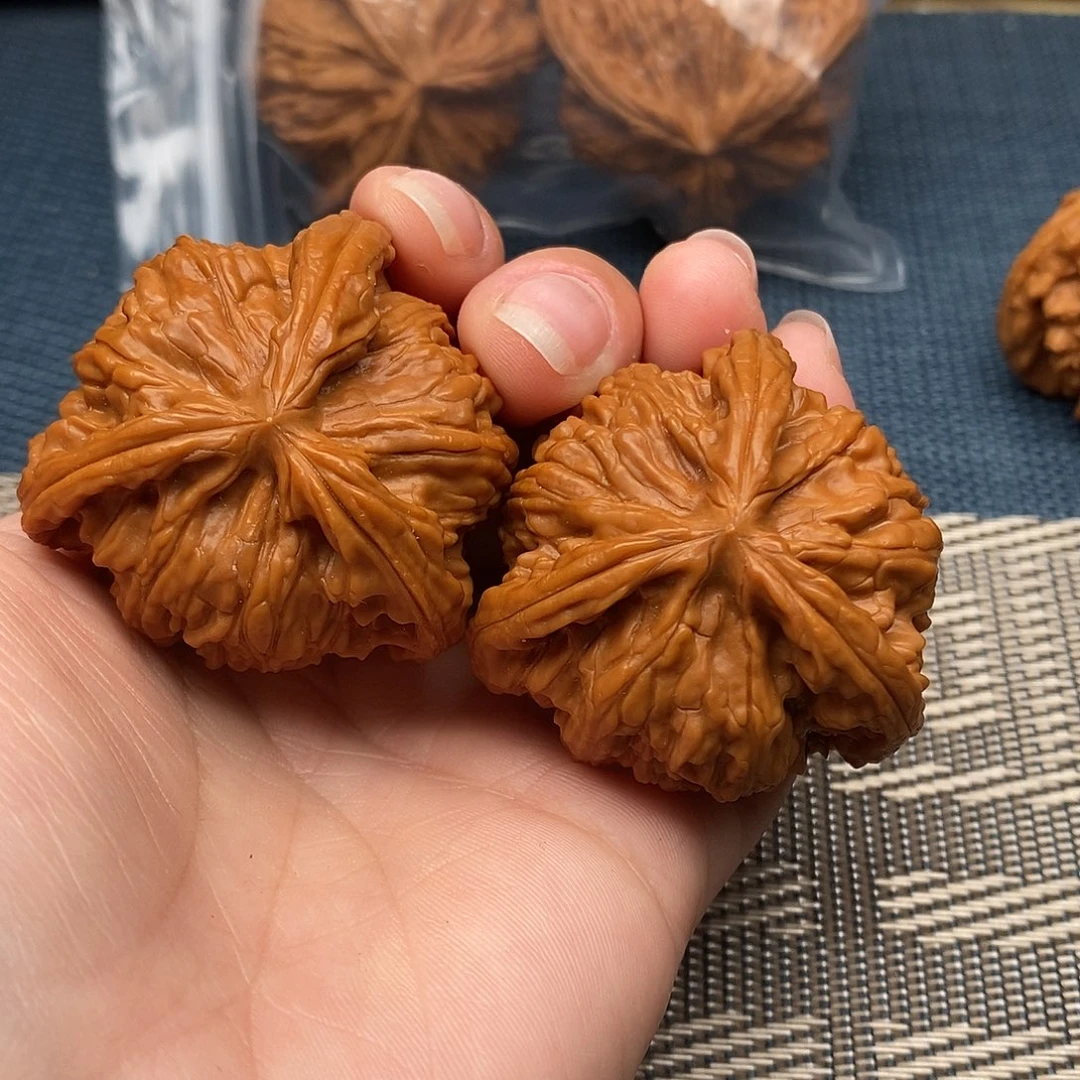 清***墨吊坠文玩核桃三棱