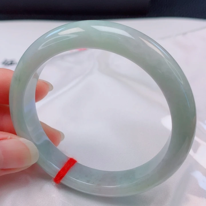 翡翠手镯未镶嵌55圈口