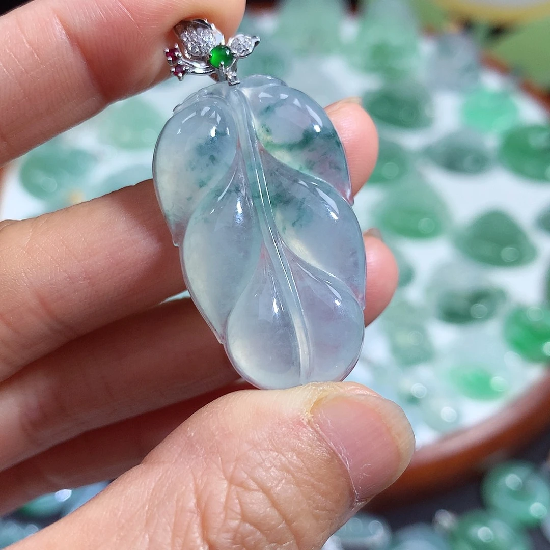 翡翠未镶嵌颈饰叶子