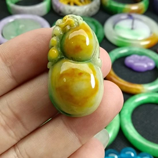 翡翠未镶嵌挂件翡翠