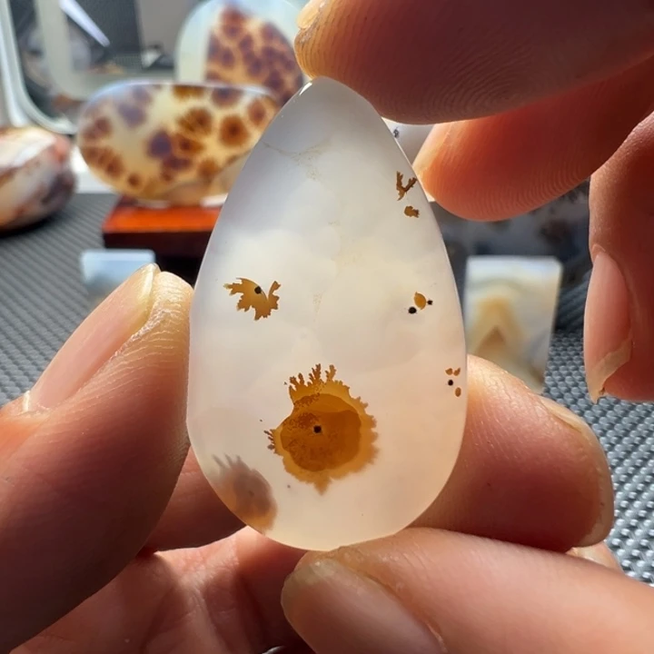 未镶嵌玛瑙/玉髓珠宝奇石