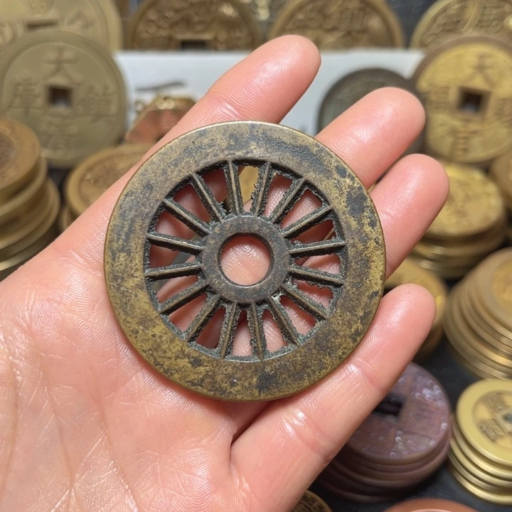 铜现代工艺车轮钱币