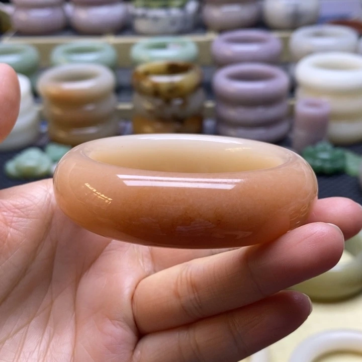 石英质玉未镶嵌手镯