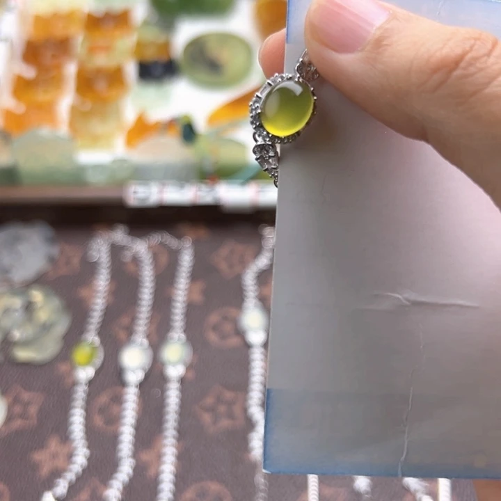 财***宝岫玉合金颈饰手链