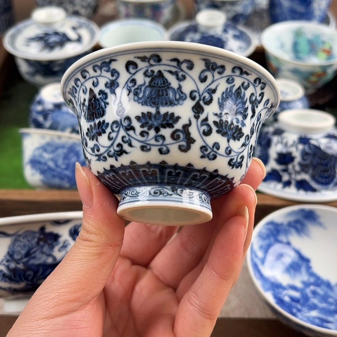 青花重工莲托八宝压手杯