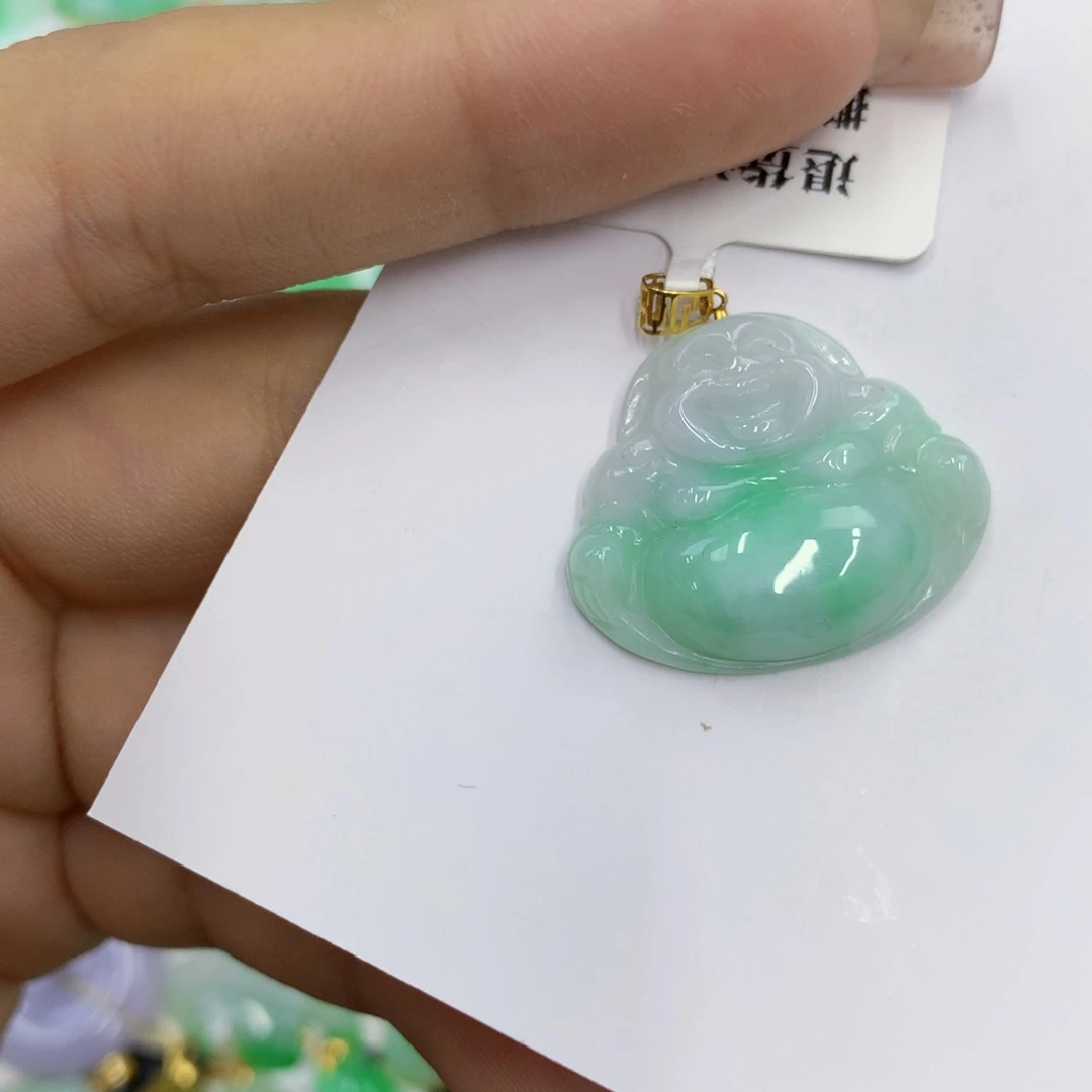 翡翠18K金镶嵌颈饰翡翠