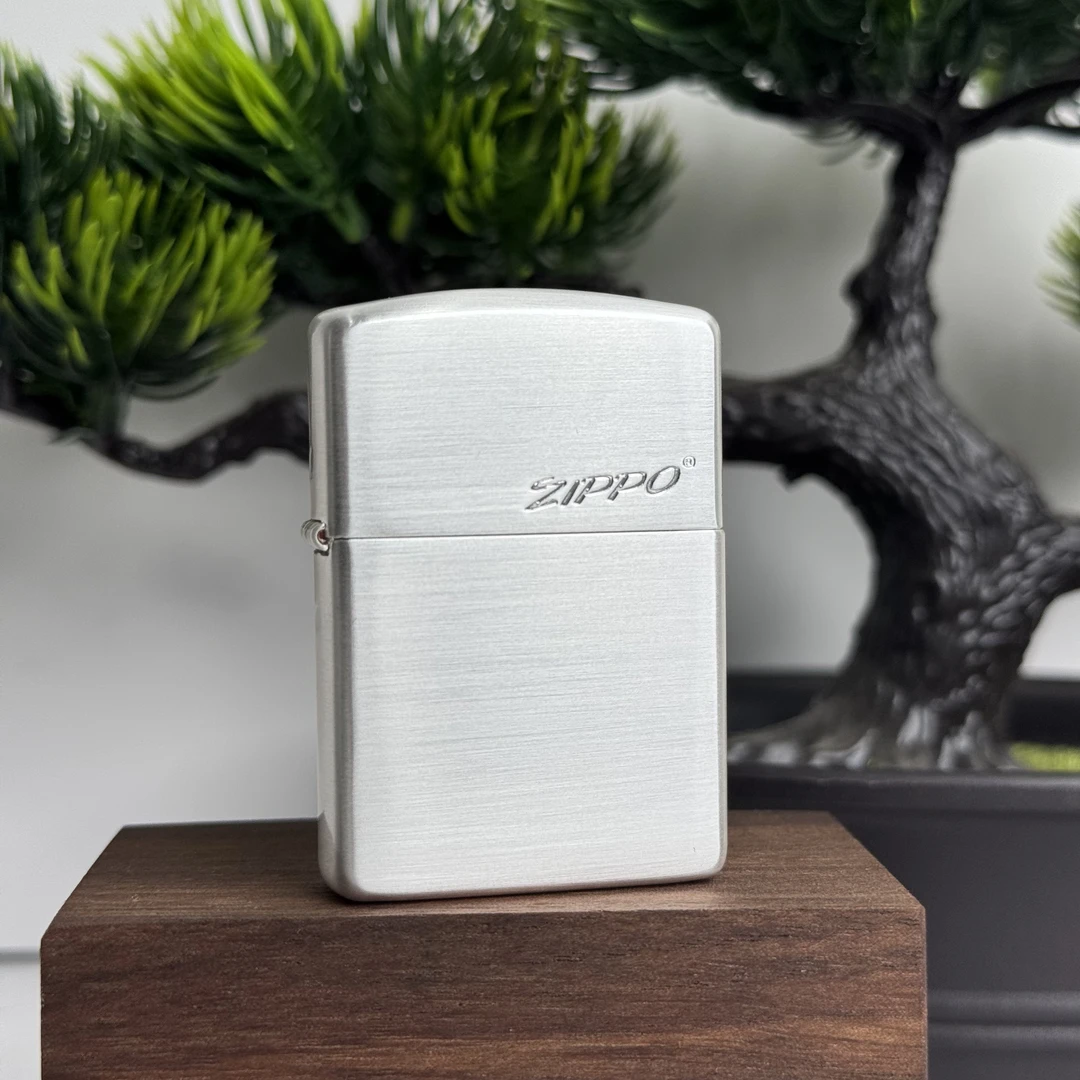 ZIPPO打火机  包银zippo标志 162盔甲煤油打火机 DYJ1