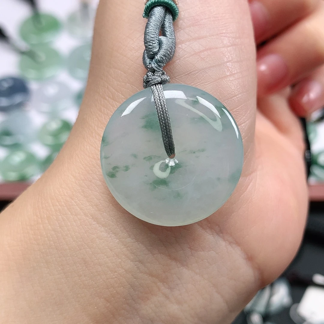 翡翠颈饰未镶嵌平安