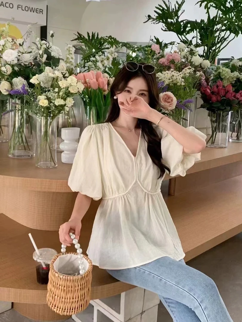 谷斯8852新款夏季V领泡泡袖压褶衬衫别致绝美短袖小衫