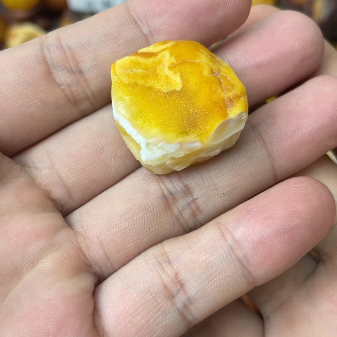 陈***尘定制蜜蜡原石定制