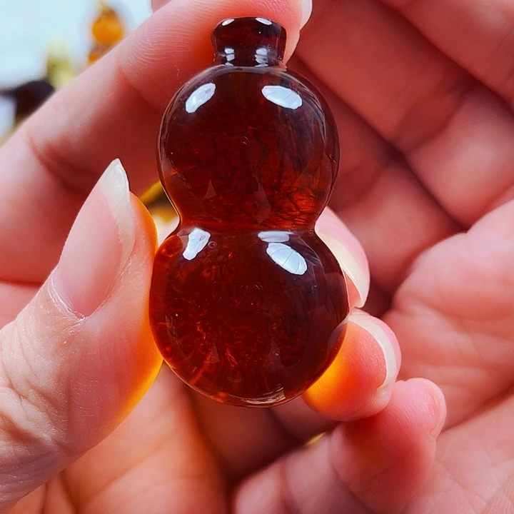 琥珀未镶嵌裸石吊坠