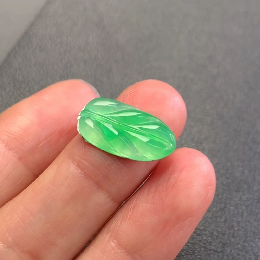 天然缅甸翡翠A货未镶嵌叶子-小佳