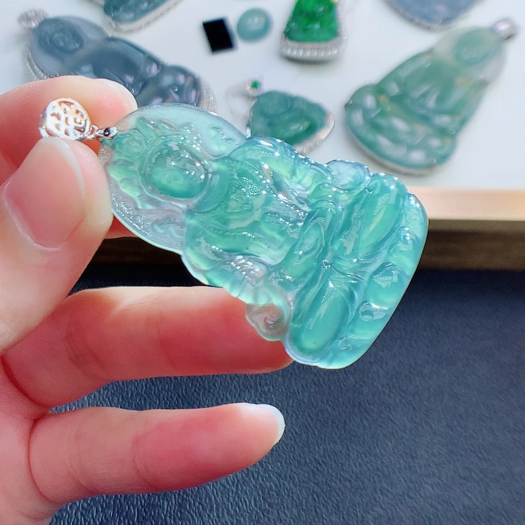 翡翠颈饰未镶嵌翡翠