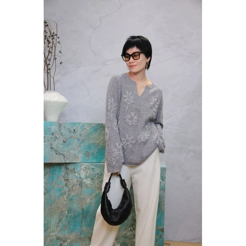 COLOR CILO新款山羊绒V领钩织编织花朵针织衫打底衫毛衣