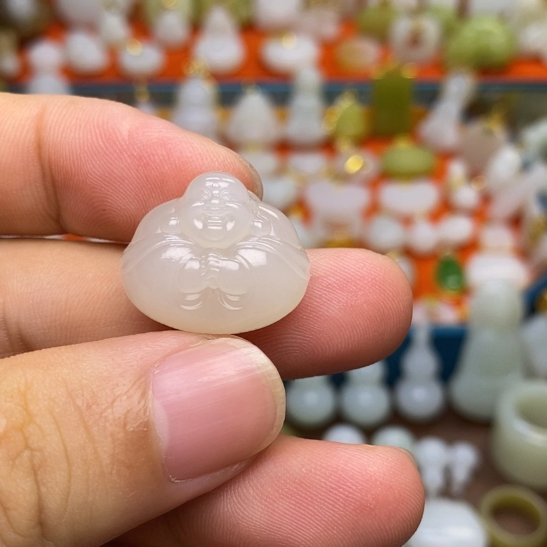 和田玉未镶嵌颈饰和田玉藕粉抱抱佛（多样性发货）