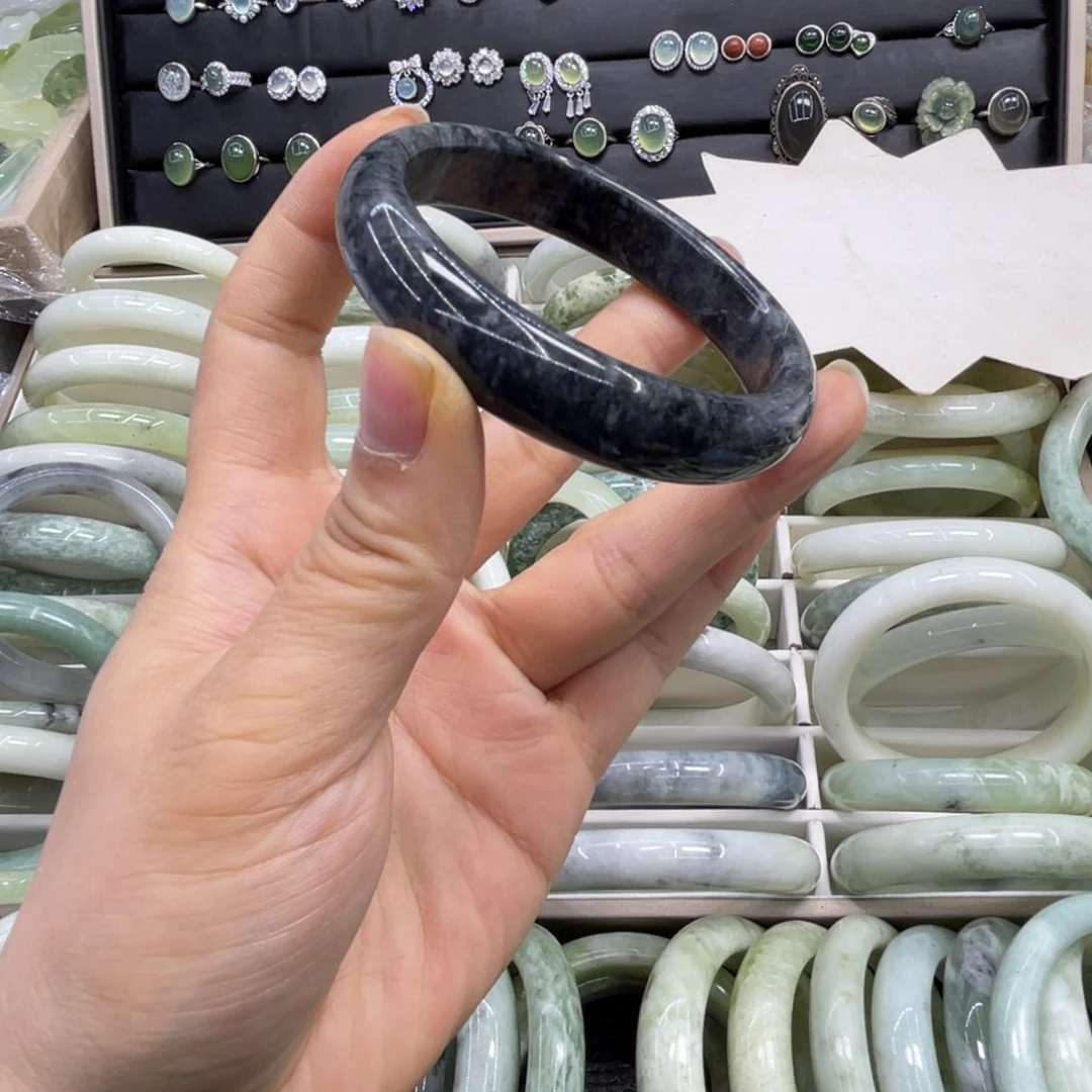 蛇纹石玉手镯未镶嵌60口径福利款有瑕疵