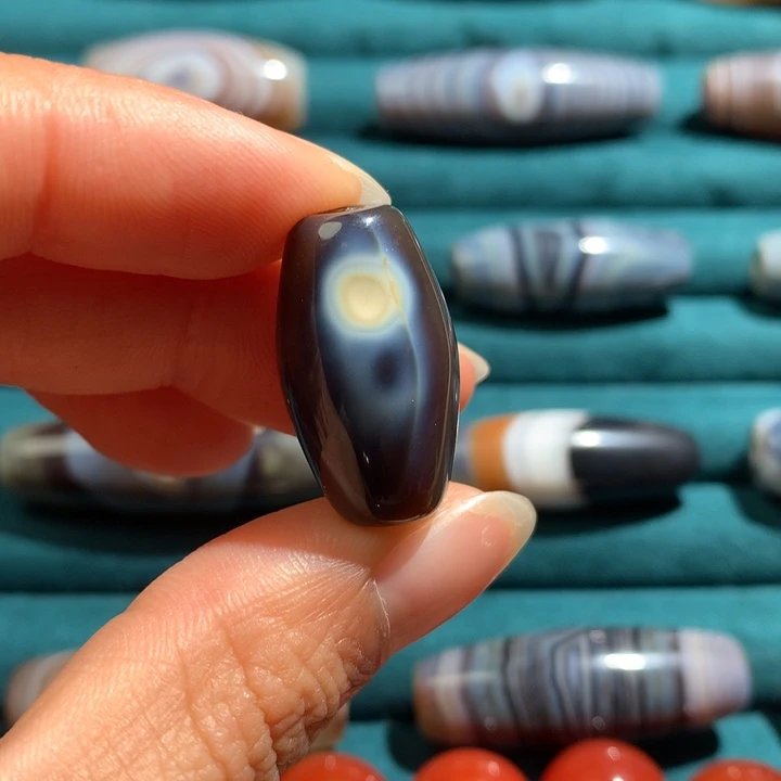 未镶嵌玛瑙/玉髓珠宝奇石