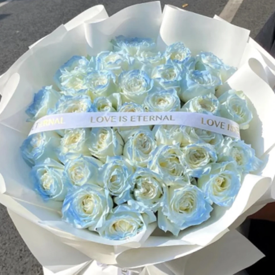 33支碎冰蓝玫瑰花束