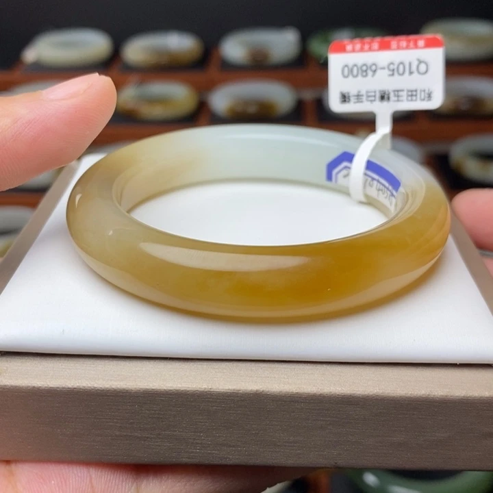 和田玉（糖玉）手镯未镶嵌